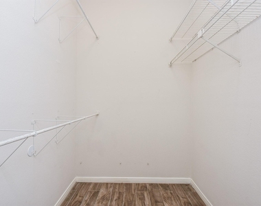 4144 Greystone Way - Photo Thumbnail 7