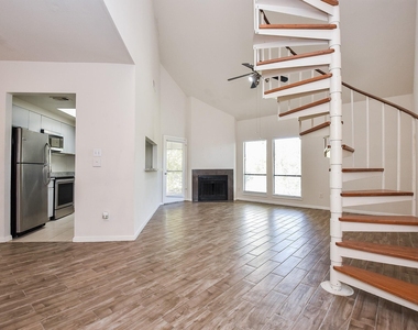 4144 Greystone Way - Photo Thumbnail 12