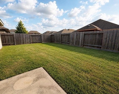 3670 Sumner Lodge Drive - Photo Thumbnail 11