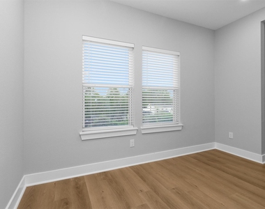 6918 Dumble Street - Photo Thumbnail 18