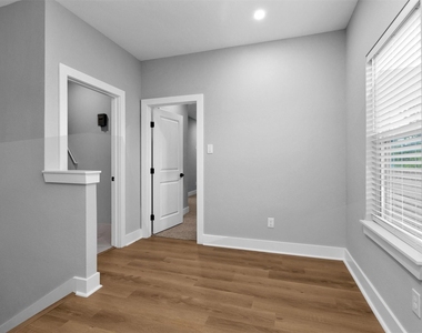 6918 Dumble Street - Photo Thumbnail 19
