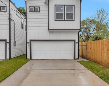 6918 Dumble Street - Photo Thumbnail 3