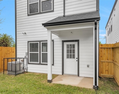6918 Dumble Street - Photo Thumbnail 31