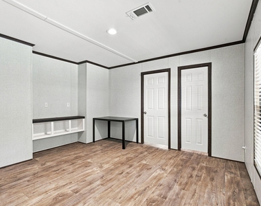 14010 Lewis Lane - Photo Thumbnail 19