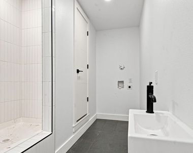 14010 Lewis Lane - Photo Thumbnail 28