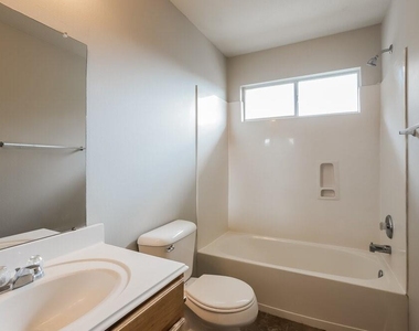 2823 Cypress Island Drive - Photo Thumbnail 14