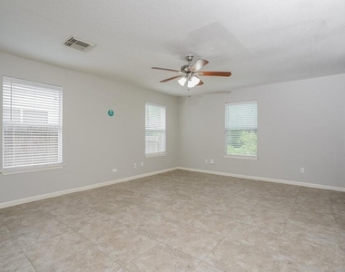 2823 Cypress Island Drive - Photo Thumbnail 4