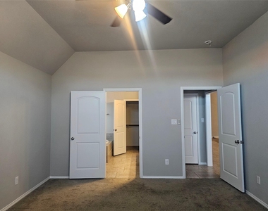 23826 Via Viale Drive - Photo Thumbnail 6