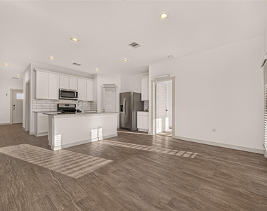 1702 Mountain Echo Drive - Photo Thumbnail 10