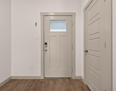 1702 Mountain Echo Drive - Photo Thumbnail 3