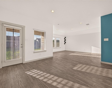 1702 Mountain Echo Drive - Photo Thumbnail 8