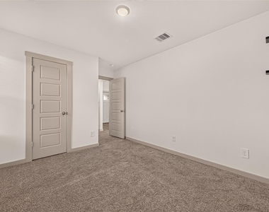 1702 Mountain Echo Drive - Photo Thumbnail 34