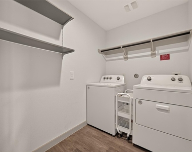 1702 Mountain Echo Drive - Photo Thumbnail 18