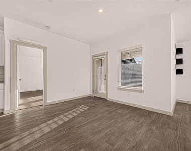 1702 Mountain Echo Drive - Photo Thumbnail 11