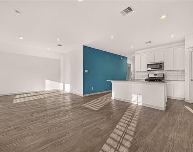 1702 Mountain Echo Drive - Photo Thumbnail 9