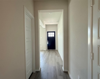 14032 Granger Pointe Lane - Photo Thumbnail 10