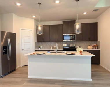 14032 Granger Pointe Lane - Photo Thumbnail 18