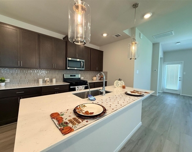 14032 Granger Pointe Lane - Photo Thumbnail 24