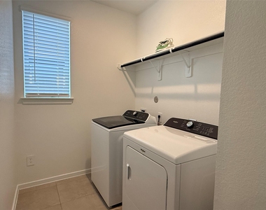 14032 Granger Pointe Lane - Photo Thumbnail 11
