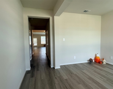 14032 Granger Pointe Lane - Photo Thumbnail 9