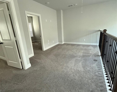 10526 William Park Drive - Photo Thumbnail 5