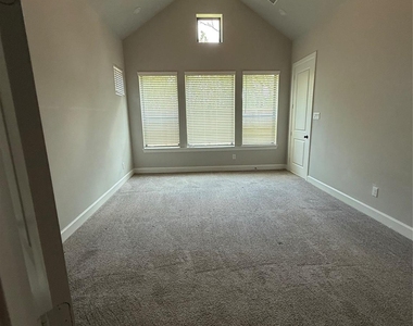 10526 William Park Drive - Photo Thumbnail 11