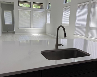 10526 William Park Drive - Photo Thumbnail 15