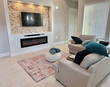 10526 William Park Drive - Photo Thumbnail 2