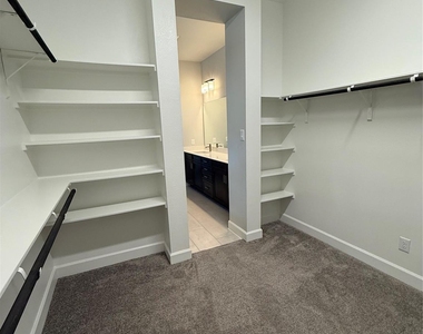 10526 William Park Drive - Photo Thumbnail 13