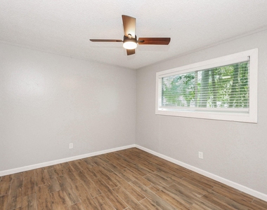 506 N 3rd Street - Photo Thumbnail 12