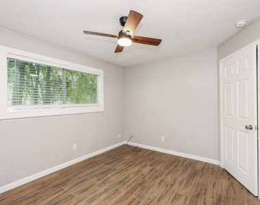 506 N 3rd Street - Photo Thumbnail 13