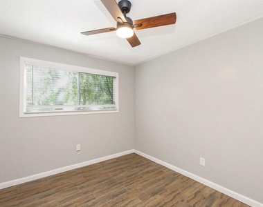 506 N 3rd Street - Photo Thumbnail 15