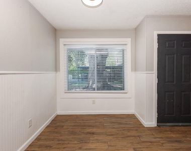506 N 3rd Street - Photo Thumbnail 3