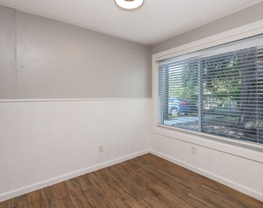 506 N 3rd Street - Photo Thumbnail 6
