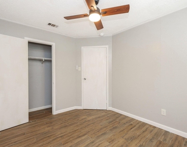 506 N 3rd Street - Photo Thumbnail 16