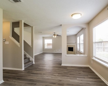 31518 Kingston Village Drive - Photo Thumbnail 3