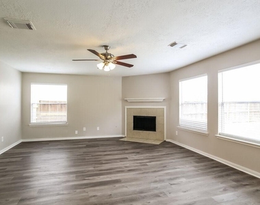 31518 Kingston Village Drive - Photo Thumbnail 1