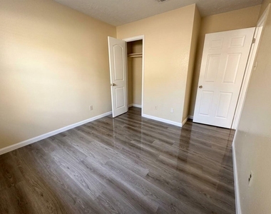 5429 Ridge Wind Lane - Photo Thumbnail 7