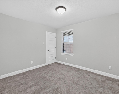 413 Aurora Creek Lane - Photo Thumbnail 17