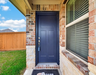 413 Aurora Creek Lane - Photo Thumbnail 2