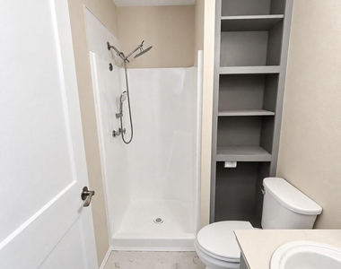 513 W Texas Street - Photo Thumbnail 4