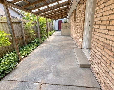 513 W Texas Street - Photo Thumbnail 8
