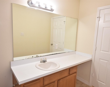 10069 Sharpton Drive - Photo Thumbnail 12