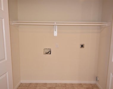 10069 Sharpton Drive - Photo Thumbnail 14