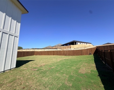 512 Adley Avenue - Photo Thumbnail 8
