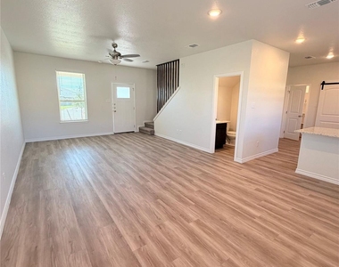 512 Adley Avenue - Photo Thumbnail 17
