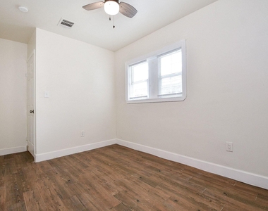 506 Dalewood Drive - Photo Thumbnail 17