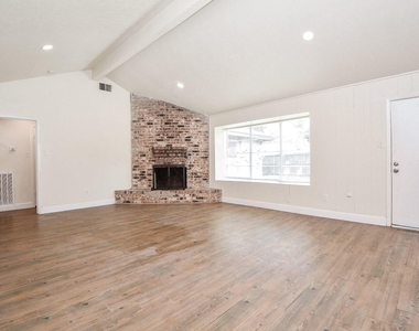 506 Dalewood Drive - Photo Thumbnail 3
