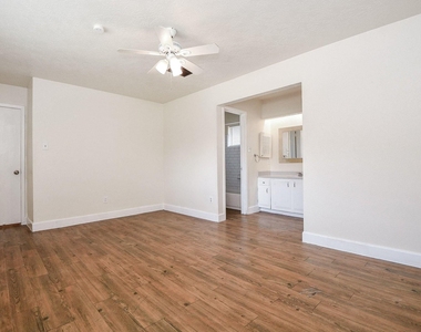 506 Dalewood Drive - Photo Thumbnail 10
