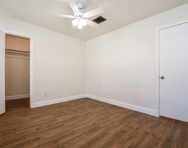 506 Dalewood Drive - Photo Thumbnail 4